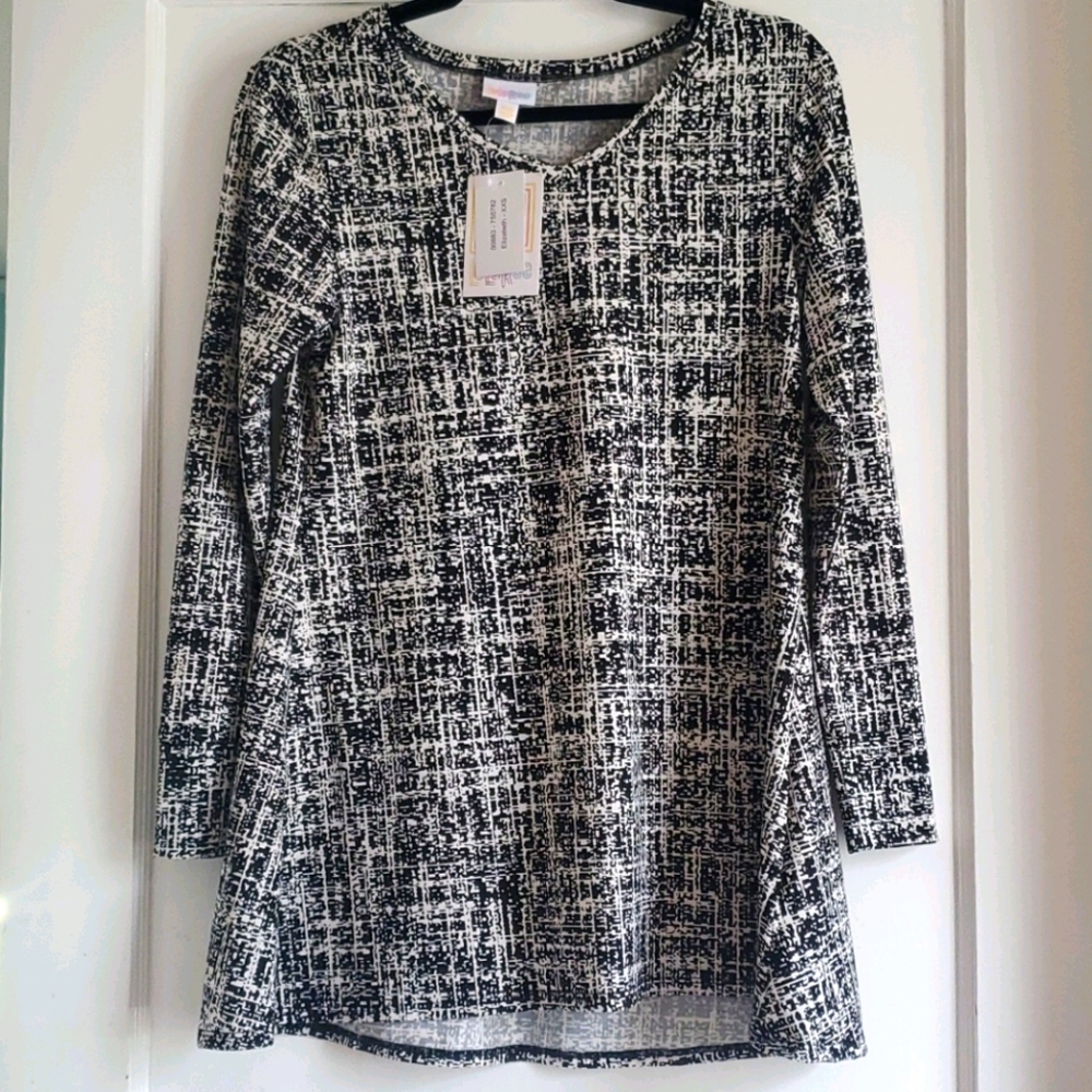 NWT Lularoe Elizabeth tunic